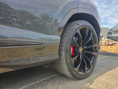 2022 Lamborghini Urus Graphite Capsule