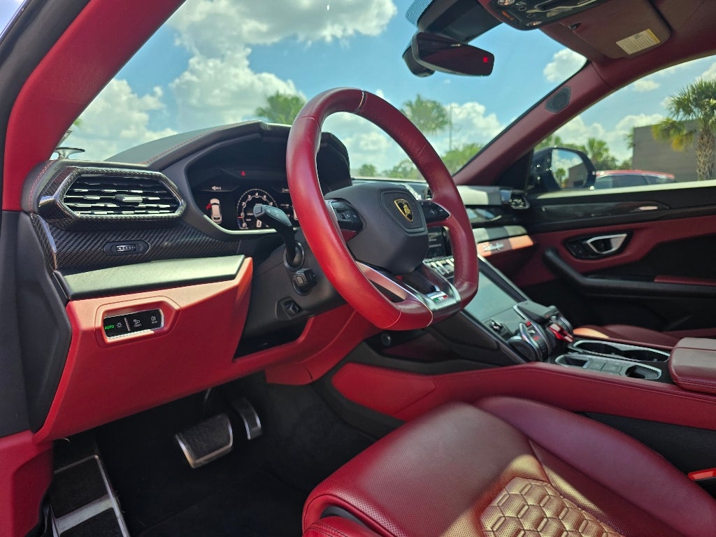 2022 Lamborghini Urus Graphite Capsule