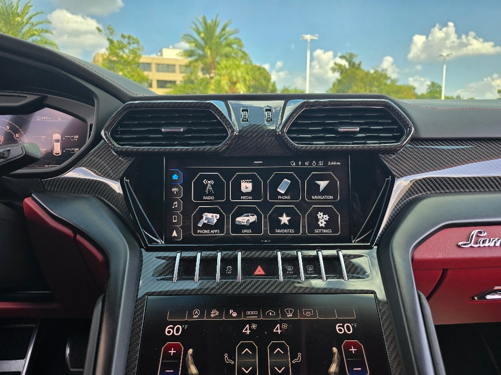 2022 Lamborghini Urus Graphite Capsule