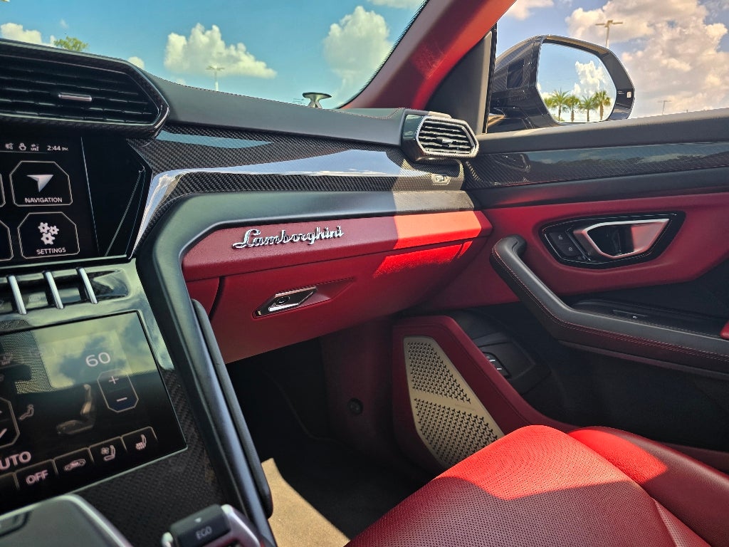 2022 Lamborghini Urus Graphite Capsule
