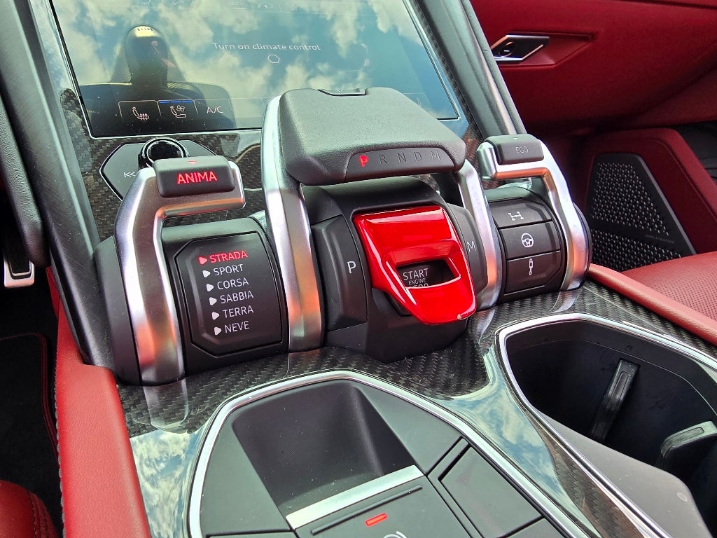 2022 Lamborghini Urus Graphite Capsule