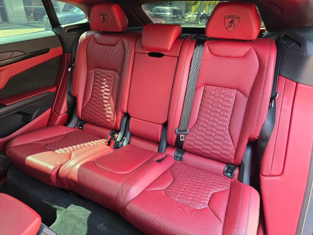 2022 Lamborghini Urus Graphite Capsule