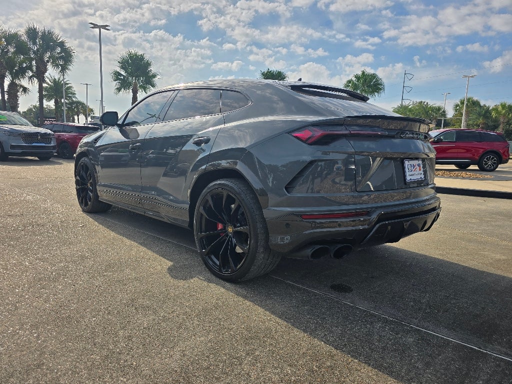 2022 Lamborghini Urus Graphite Capsule