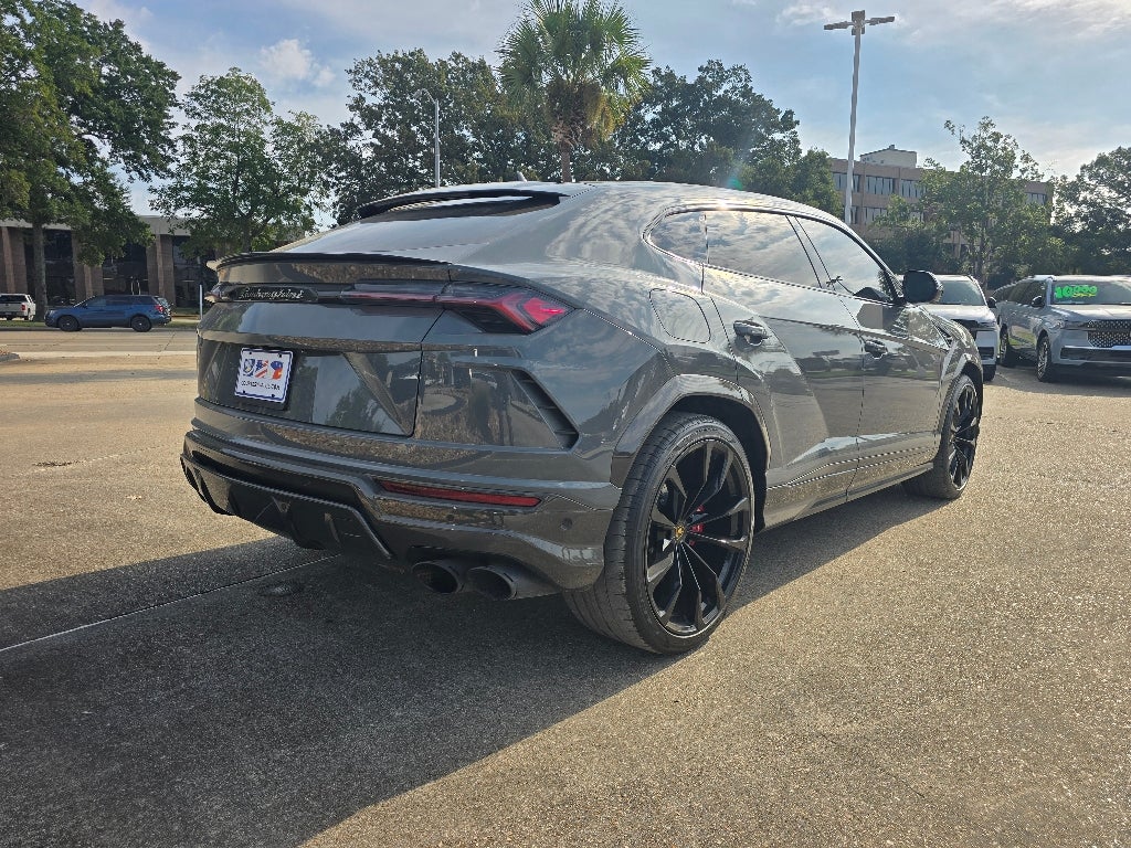 2022 Lamborghini Urus Graphite Capsule