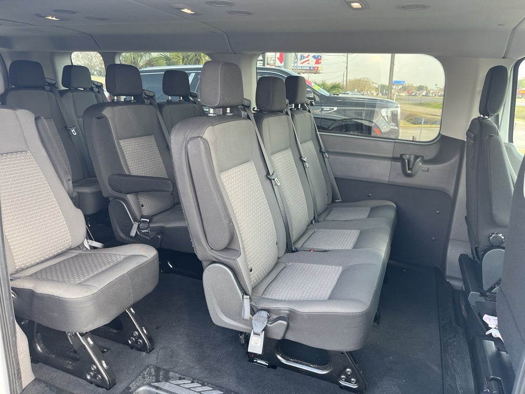 2023 Ford Transit Wagon XLT