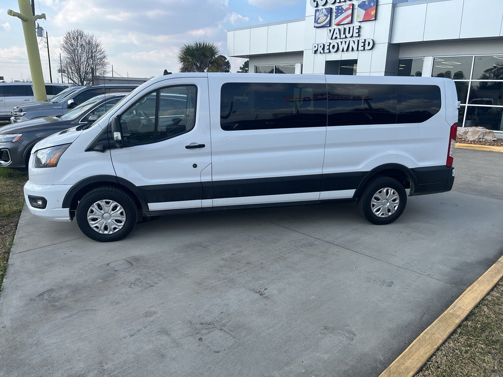 2023 Ford Transit Wagon XLT