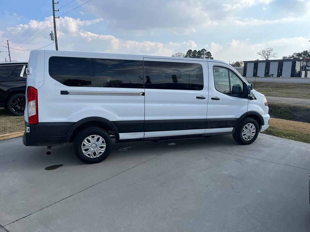 2023 Ford Transit Wagon XLT