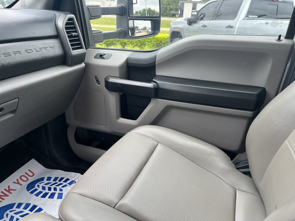 2021 Ford F-350 Super Duty Chassis XL
