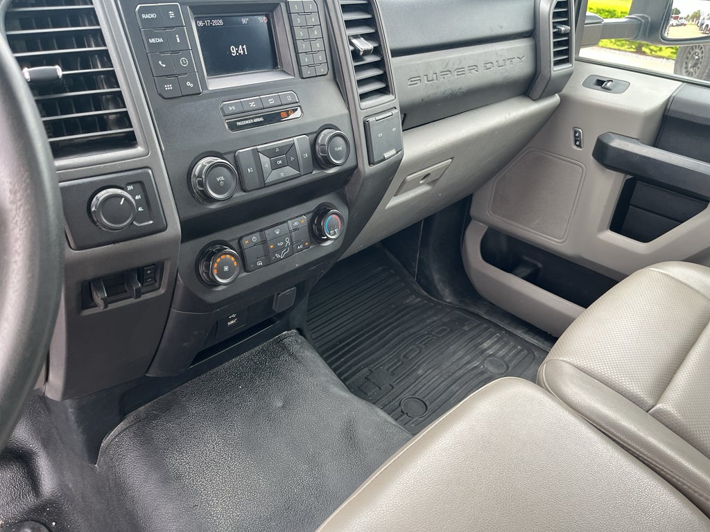 2021 Ford F-350 Super Duty Chassis XL