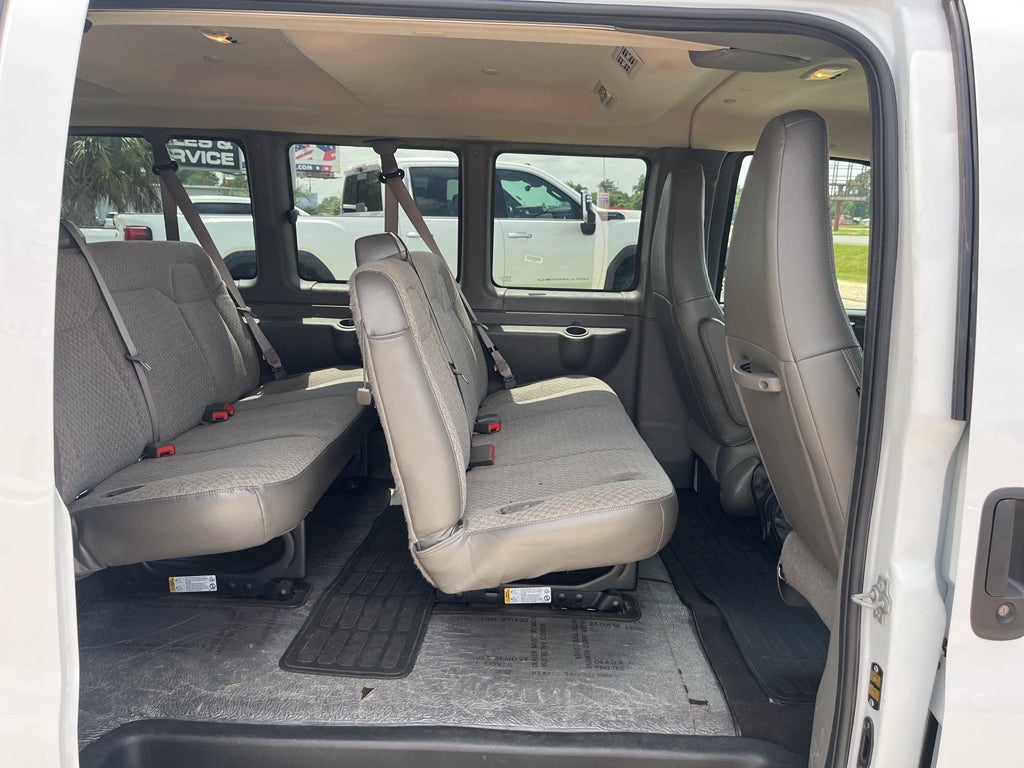 2025 Chevrolet Express 3500 LT