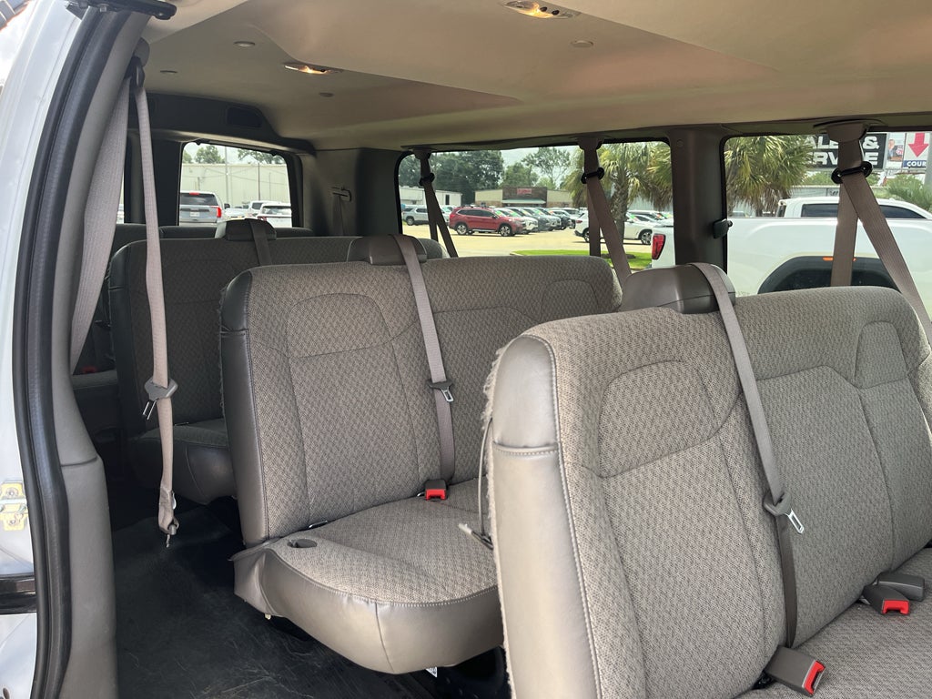 2025 Chevrolet Express 3500 LT