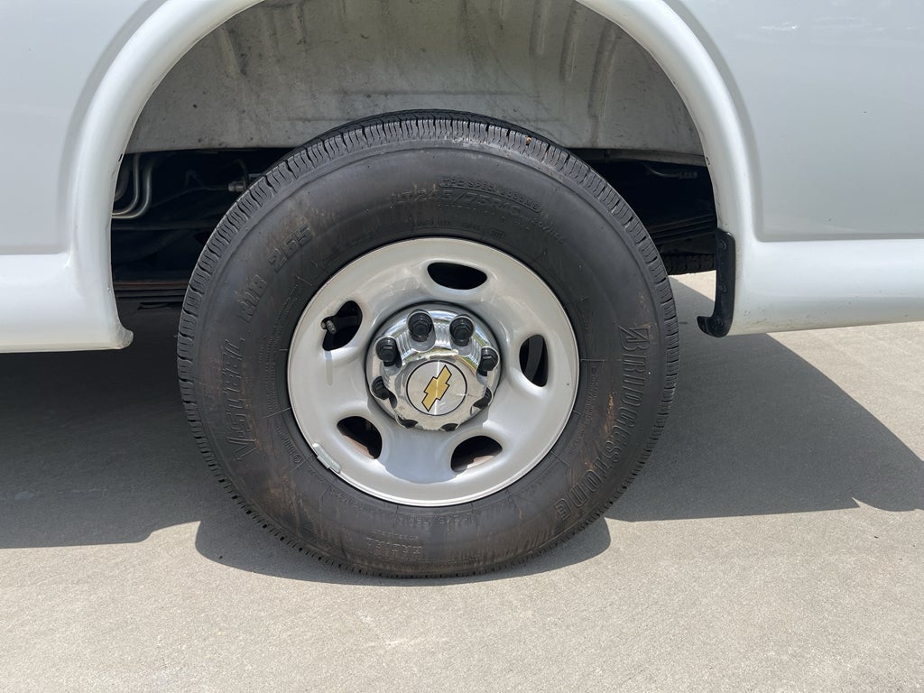 2025 Chevrolet Express 3500 LT