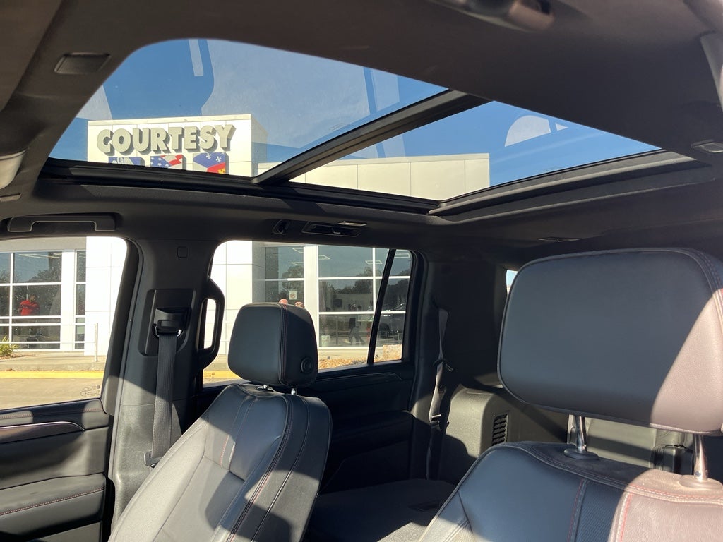 2023 Chevrolet Suburban RST