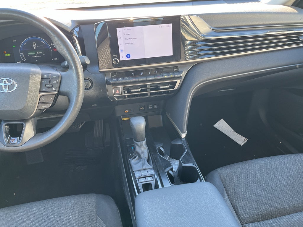 2025 Toyota Camry Hybrid LE