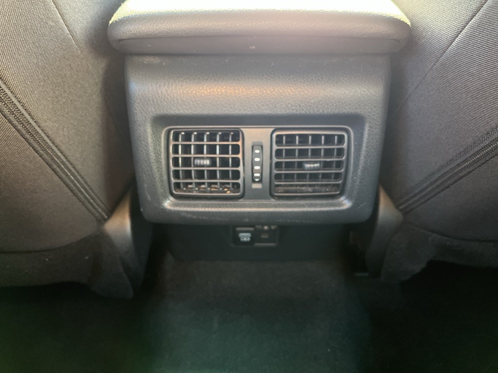 2025 Toyota Camry Hybrid LE