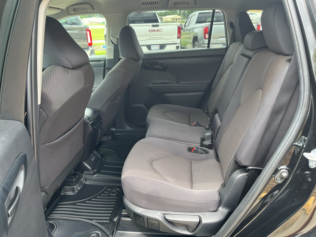 2025 Toyota Highlander LE