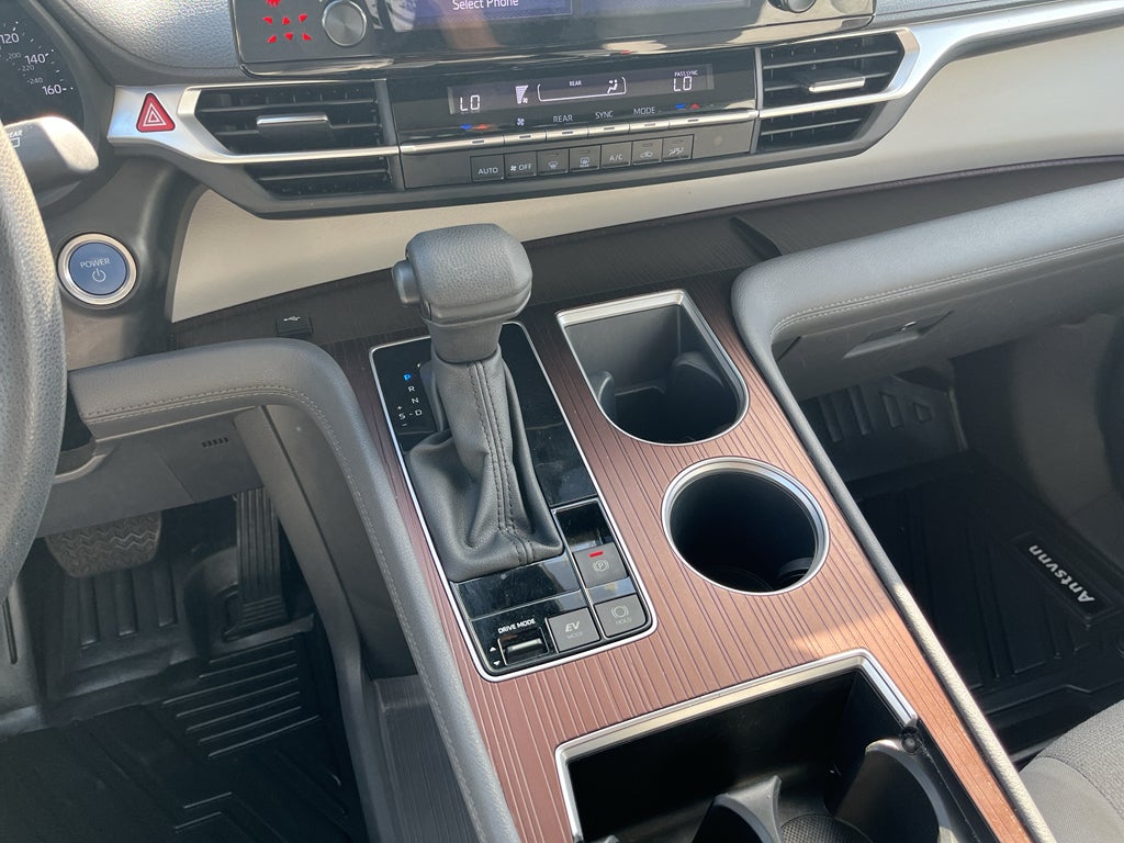 2024 Toyota Sienna LE