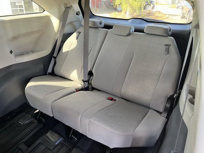 2024 Toyota Sienna LE