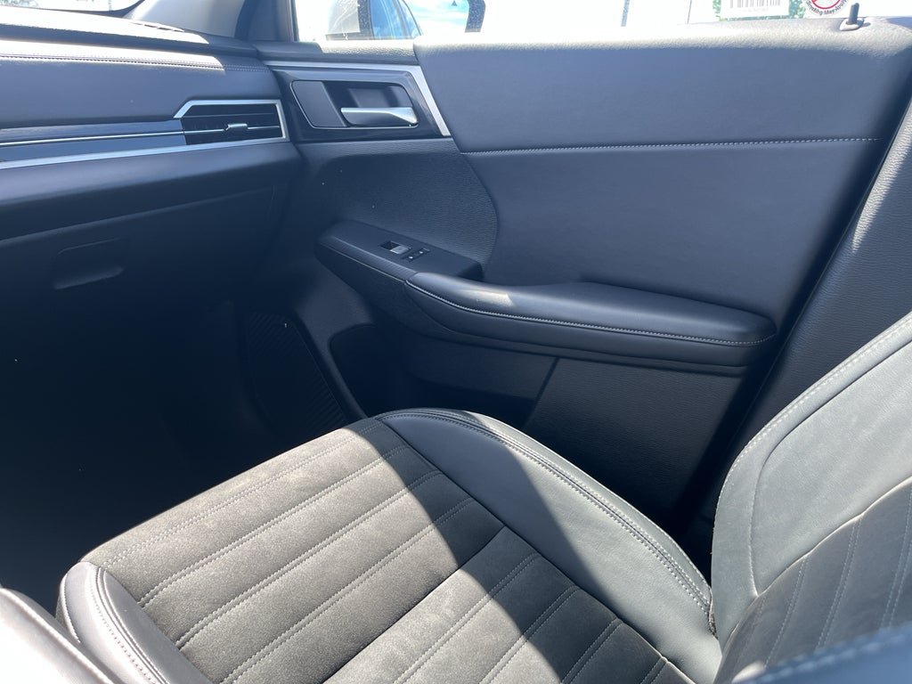 2025 Mitsubishi Outlander Base